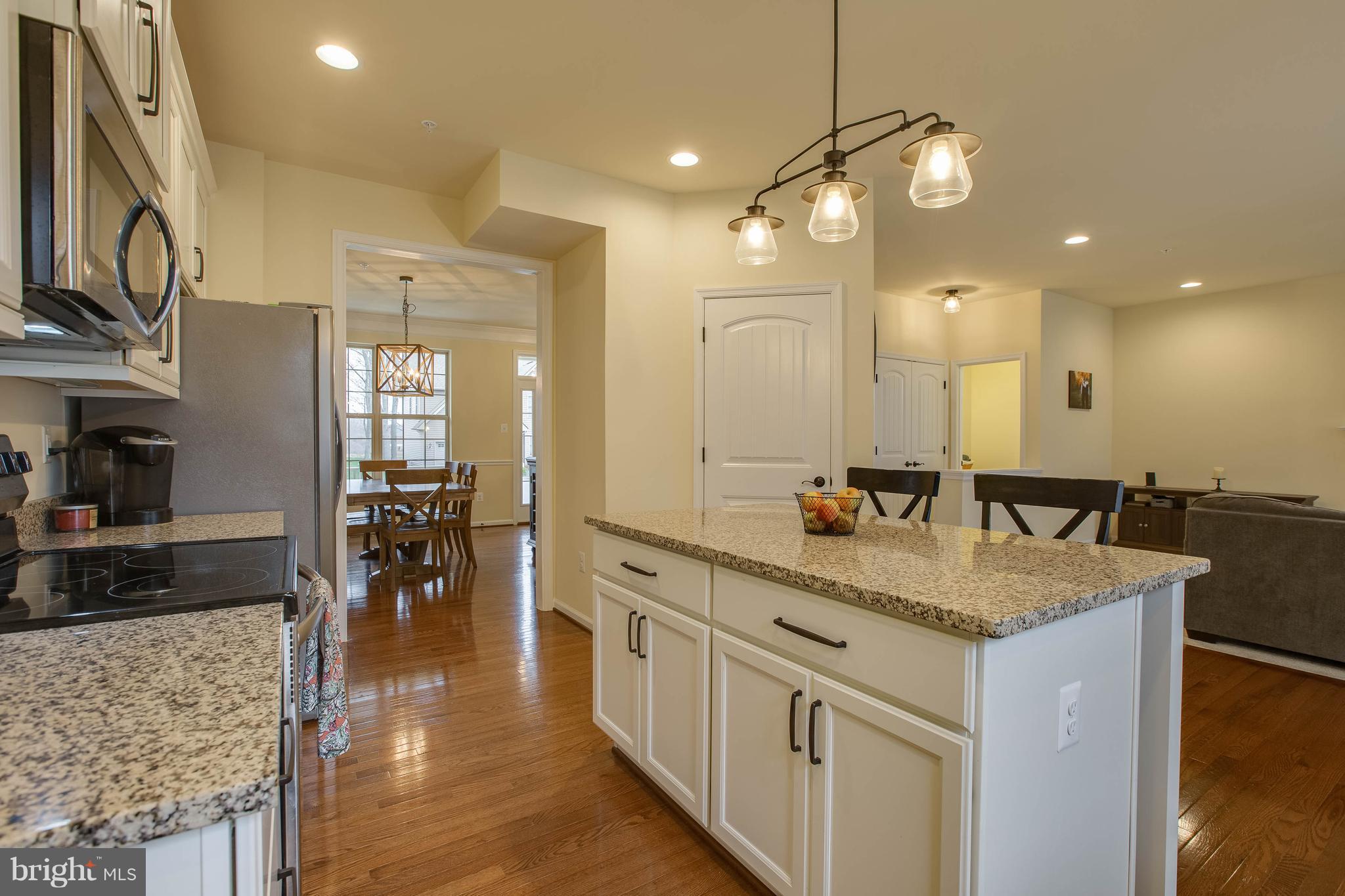 7131 Masters Road New Market, MD 21774 - Photo 19 of 44 Island with custom legs and overhang for breakfast