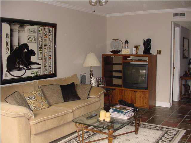 526 South Flannery Road, Unit B Baton Rouge, LA 70815 - Photo 2 of 5 Gallery Image 2