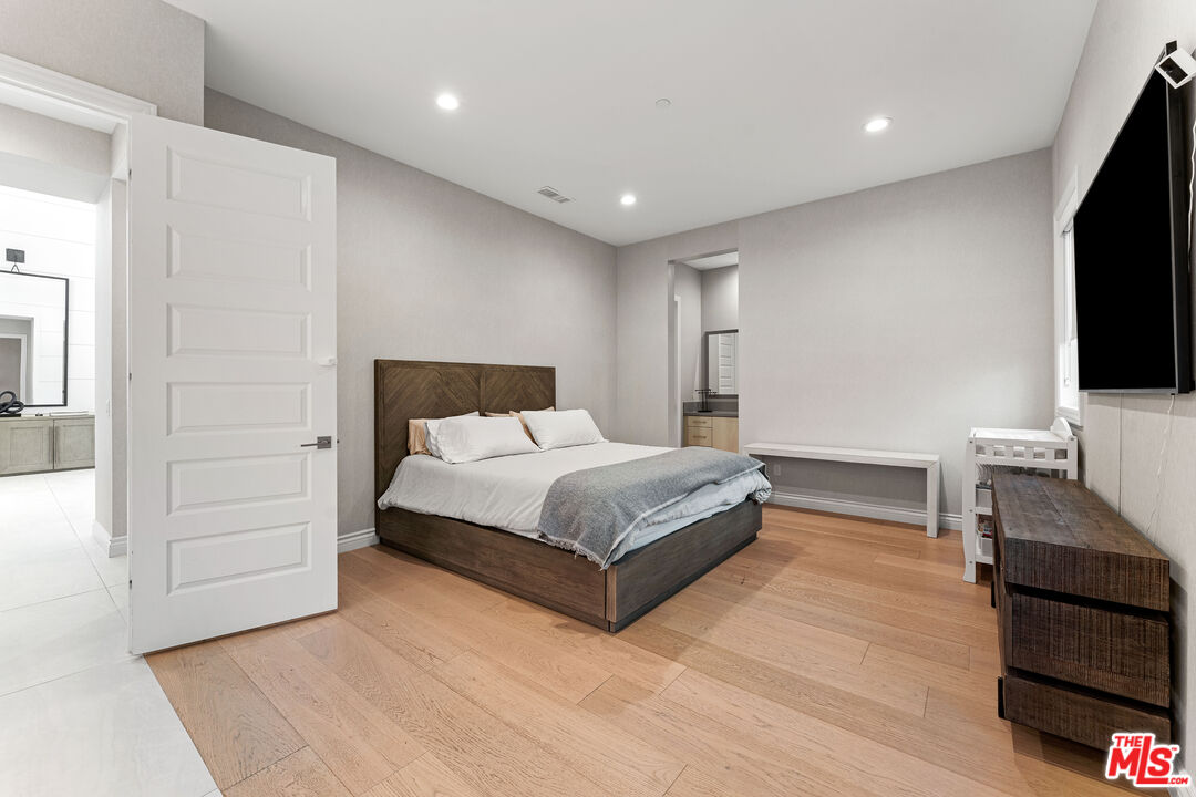 11730 North Primrose Court Porter Ranch, CA 91326 - Photo 21 of 60