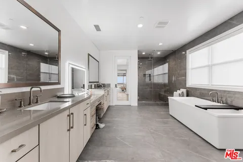 $4,500,000 | 11730 North Primrose Court, Porter Ranch, CA 91326