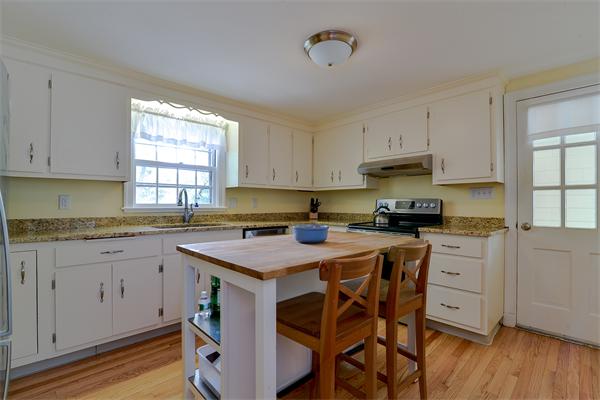 158 Richdale Road Needham, MA 02494 - Photo 7 of 18