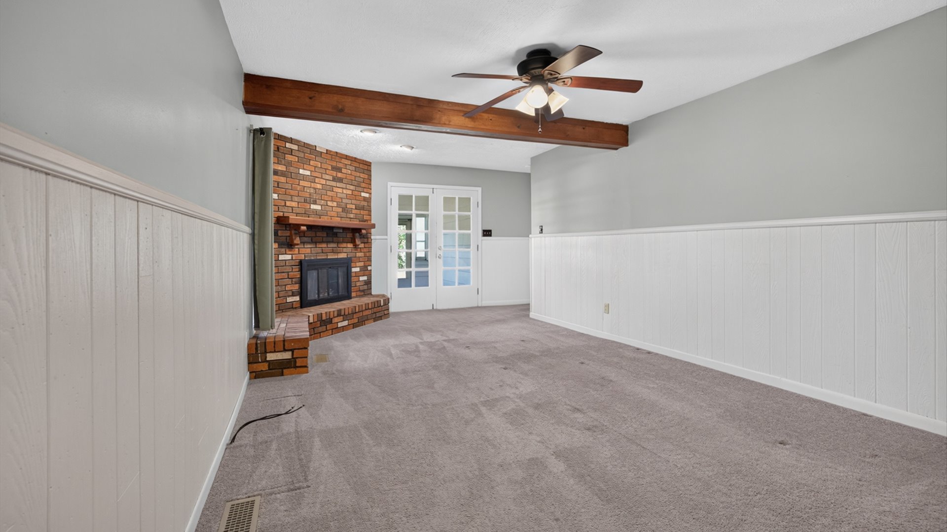 919 Vale Street Bloomington, IL 61701 - Photo 5 of 40