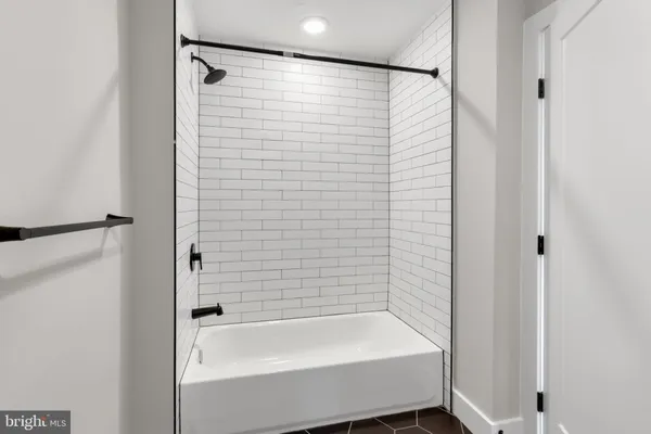 $1,795 | 1924 North Front Street, Unit 302, Philadelphia, PA 19122