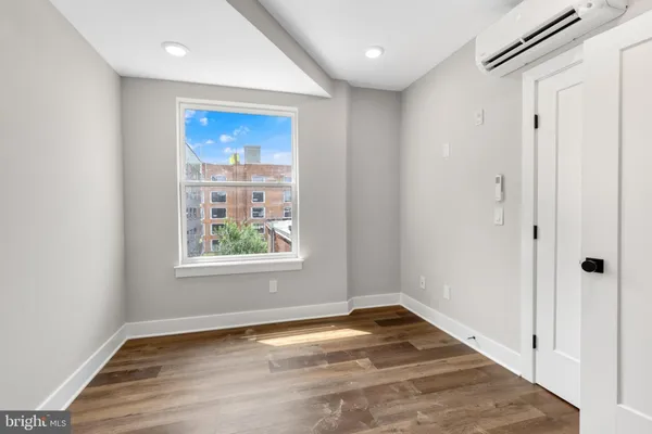 $1,795 | 1924 North Front Street, Unit 302, Philadelphia, PA 19122