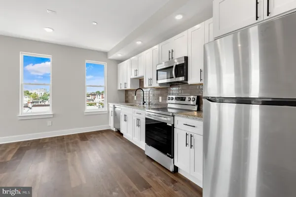 $1,795 | 1924 North Front Street, Unit 302, Philadelphia, PA 19122
