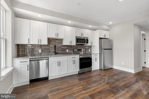 $1,795 | 1924 North Front Street, Unit 302, Philadelphia, PA 19122