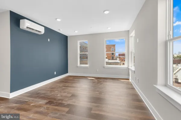 $1,795 | 1924 North Front Street, Unit 302, Philadelphia, PA 19122