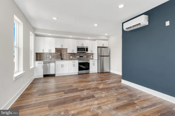 $1,795 | 1924 North Front Street, Unit 302, Philadelphia, PA 19122