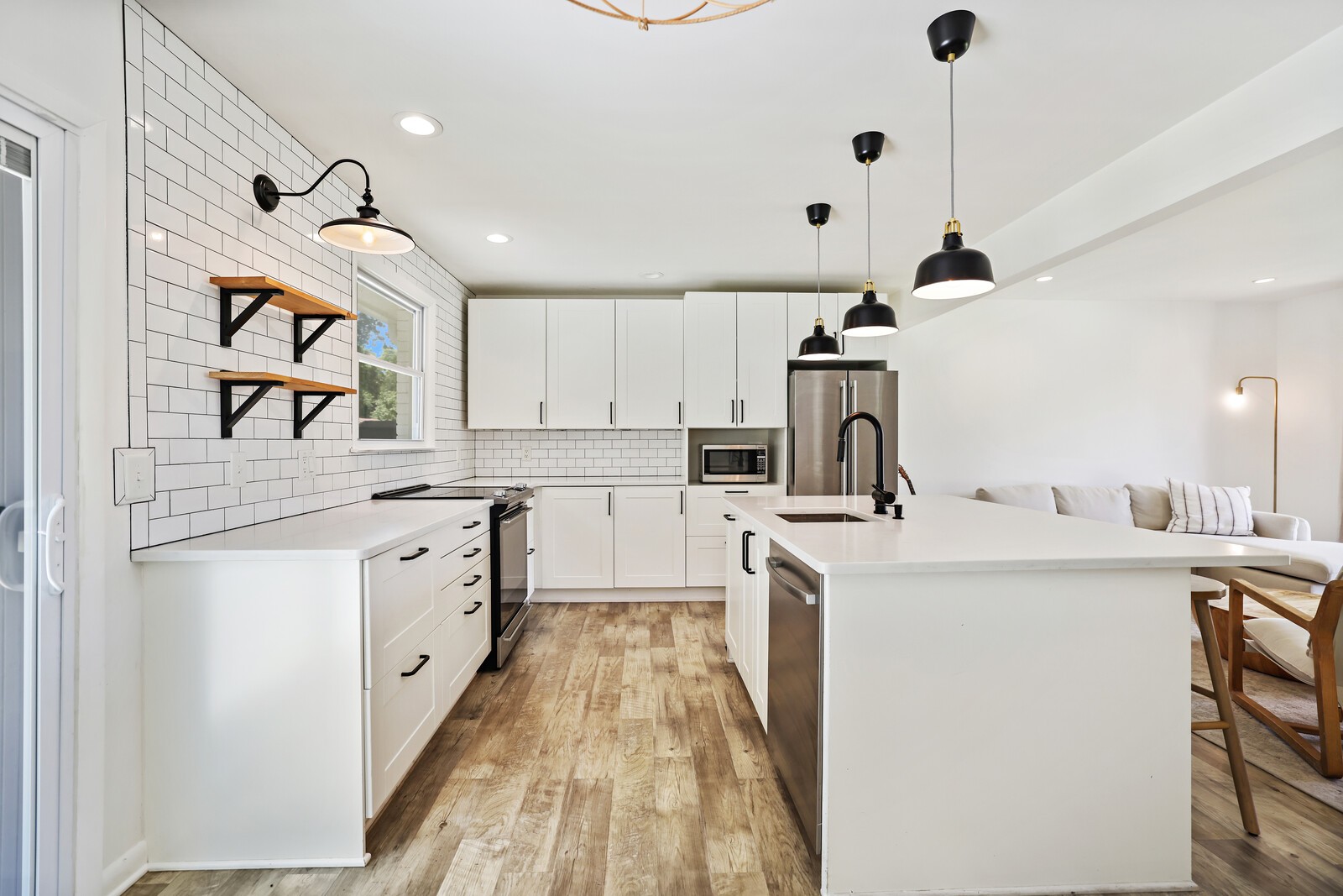 537 Rural Hill Road Nashville, TN 37217 - Photo 11 of 37 a kitchen with cabinets a sink and appliances