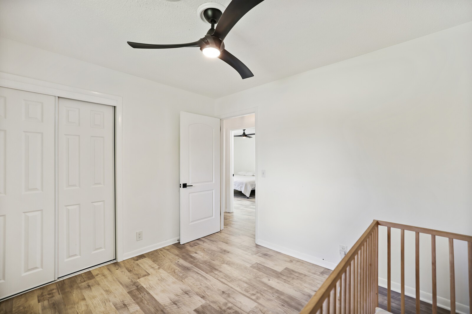 537 Rural Hill Road Nashville, TN 37217 - Photo 17 of 37 a view of a hallway with wooden floor