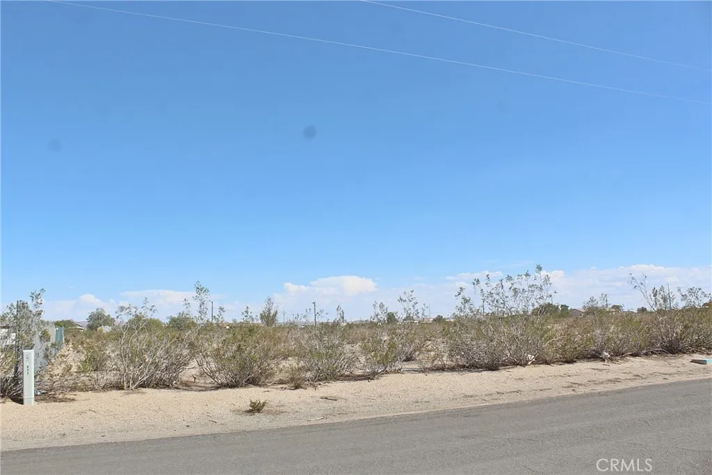 11 Olanche Street Mojave, CA 93501 - Photo 5 of 8 a view of a city