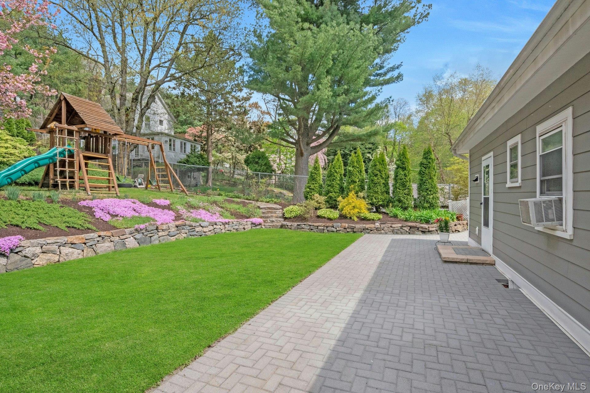 199 Taxter Road Irvington, NY 10533 - Photo 2 of 31