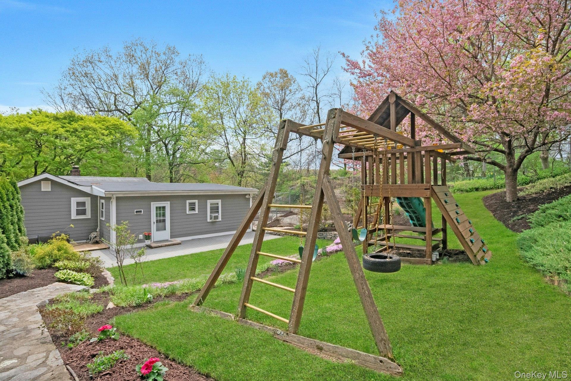199 Taxter Road Irvington, NY 10533 - Photo 21 of 31