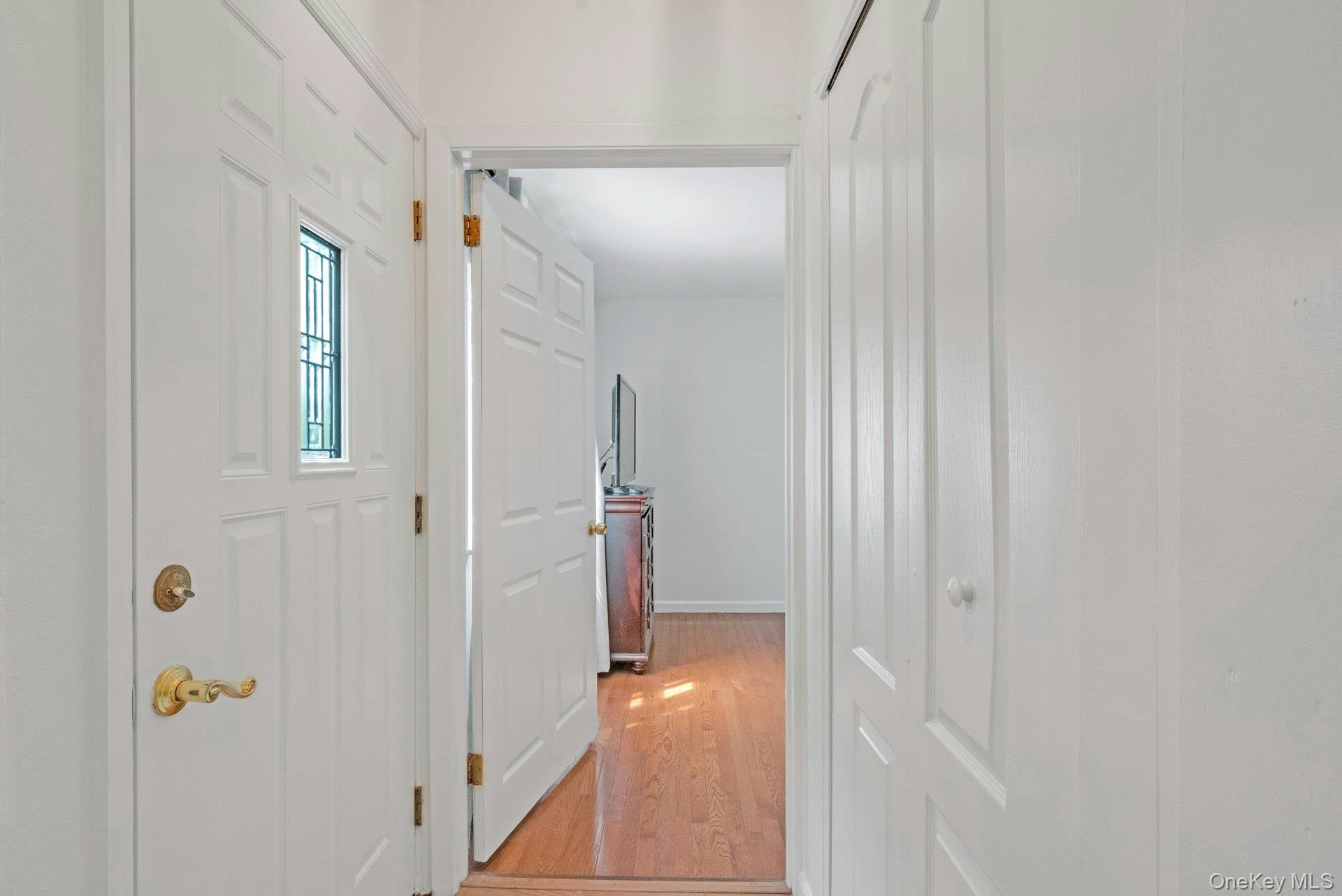 199 Taxter Road Irvington, NY 10533 - Photo 9 of 31