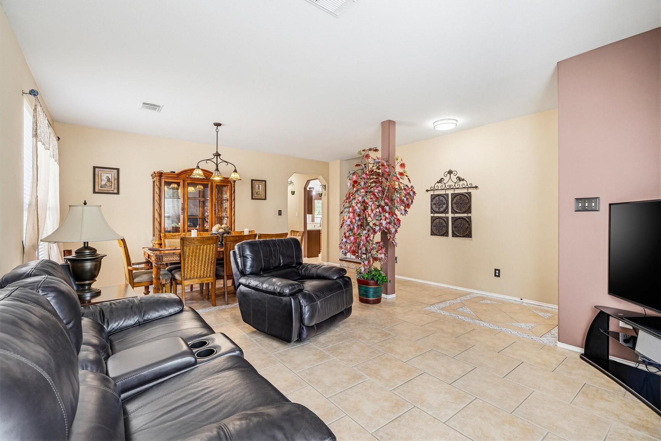 981 Doire Drive Conroe, TX 77301 - Photo 6 of 49