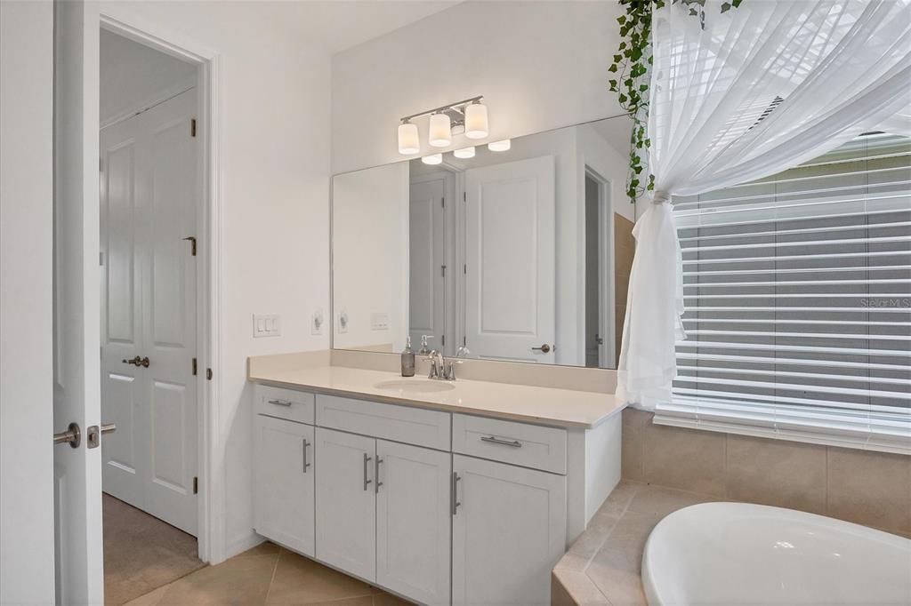 17455 Jadestone Court Venice, FL 34293 - Photo 18 of 58