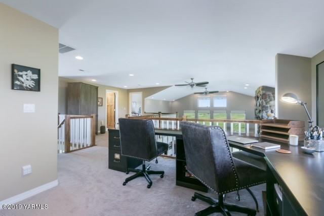 3141 West Wapato Road Wapato, WA 98951 - Photo 14 of 42 a view of a workspace with furniture
