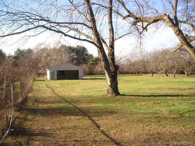 2375 Jones Road Waterford, MI 48327 - Photo 9 of 9 Pole Barn