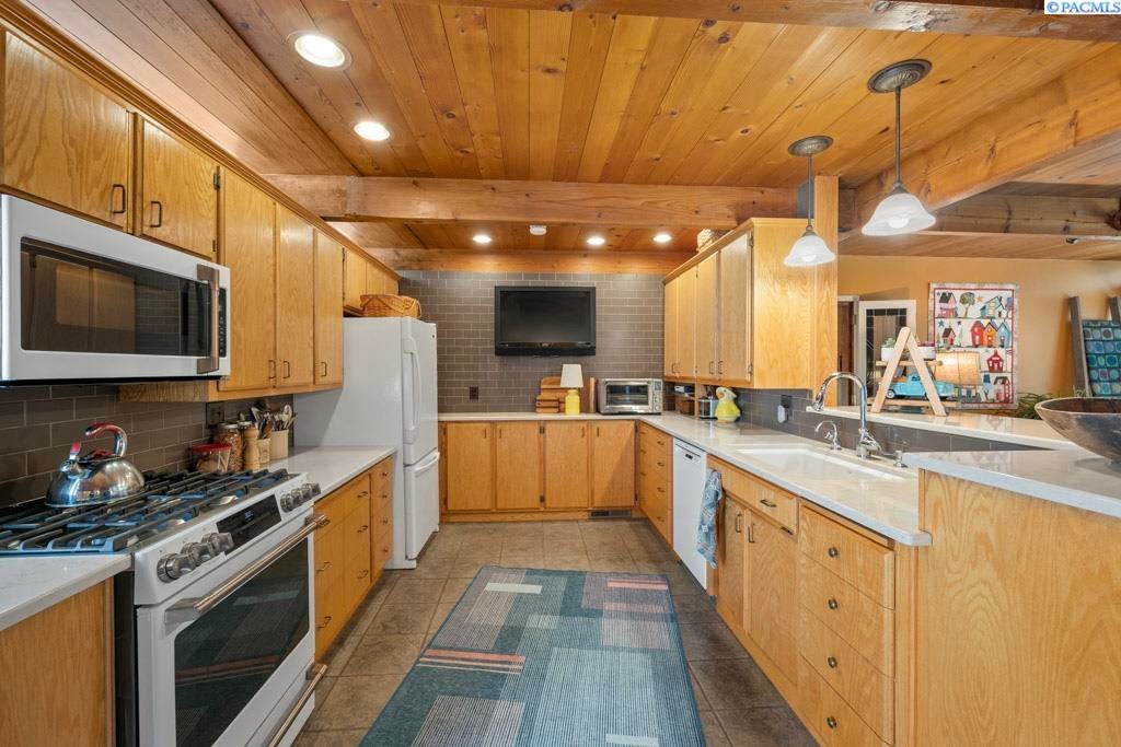 835 Southeast Spring Street Pullman, WA 99163 - Photo 14 of 33 Gallery Image 14