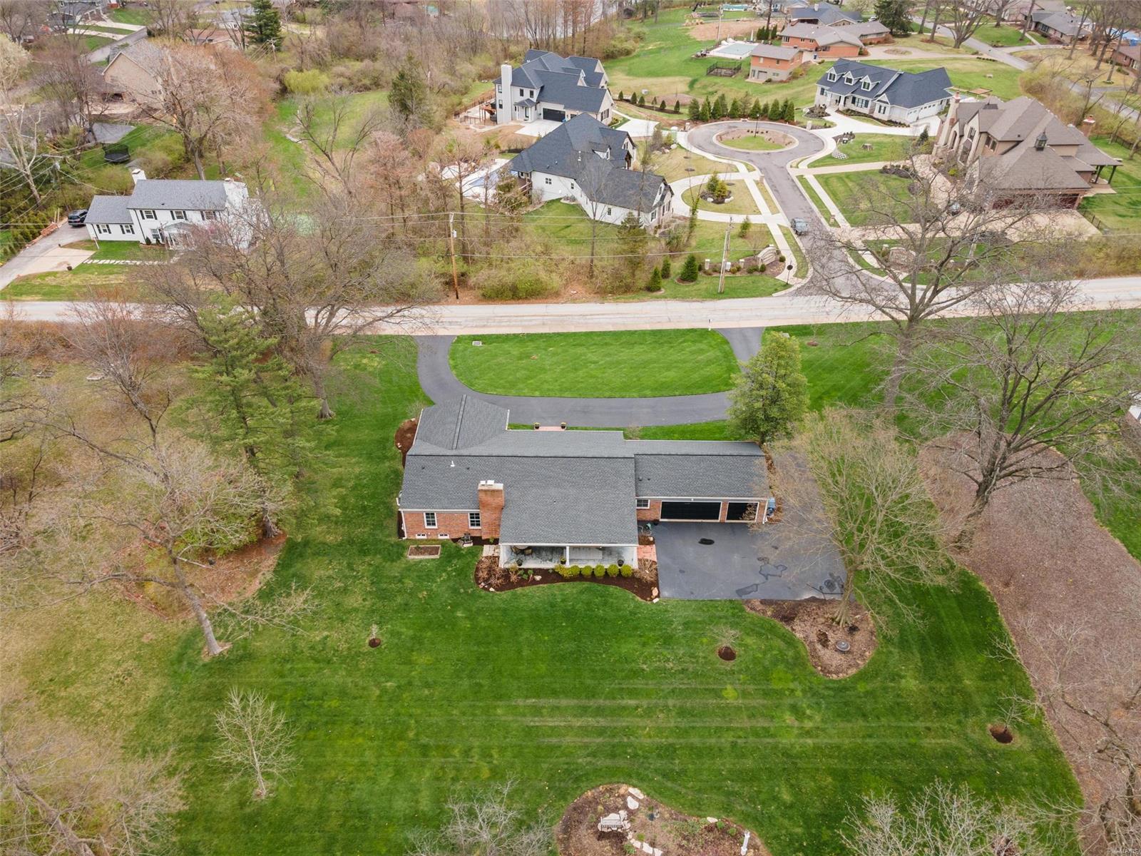 533 North Mosley Road St. Louis, MO 63141 - Photo 3 of 52 Gallery Image 3