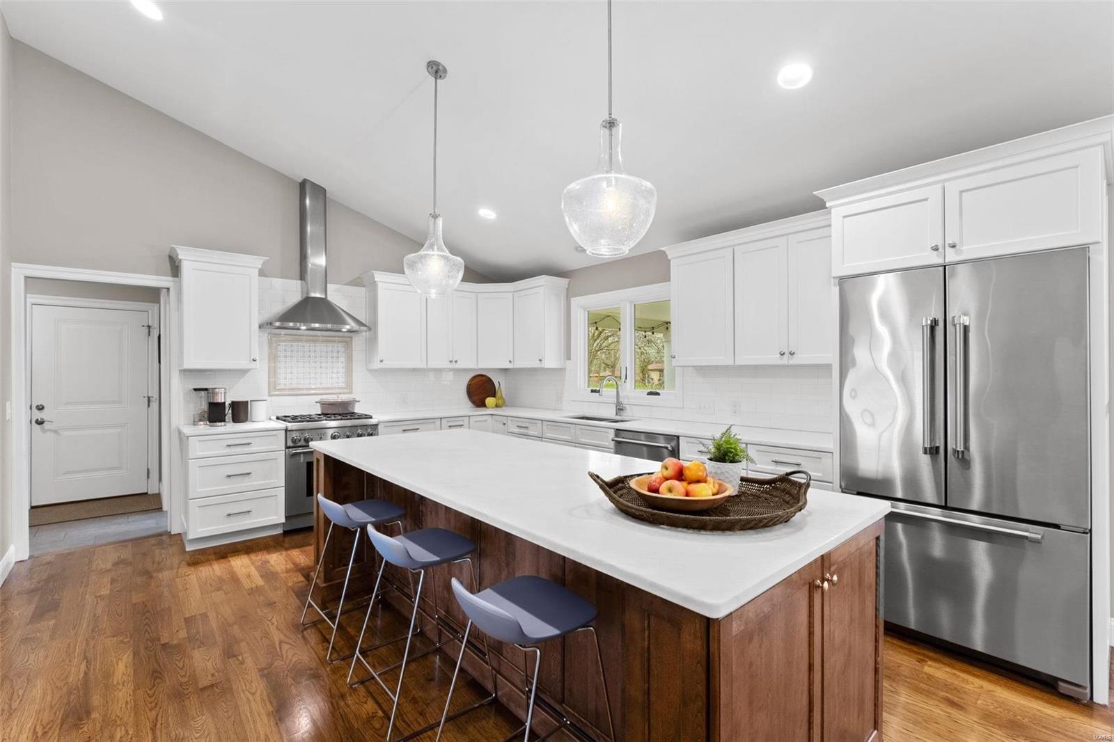 533 North Mosley Road St. Louis, MO 63141 - Photo 8 of 52 Gallery Image 8