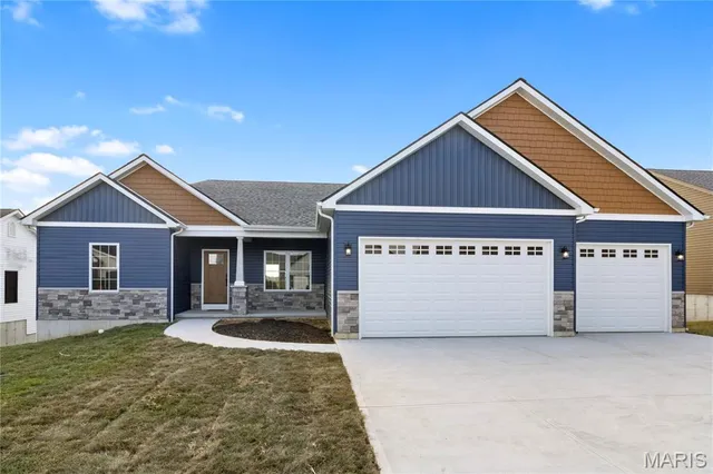 $449,999 | 1417 Cortez Drive, Hillsboro, MO 63050