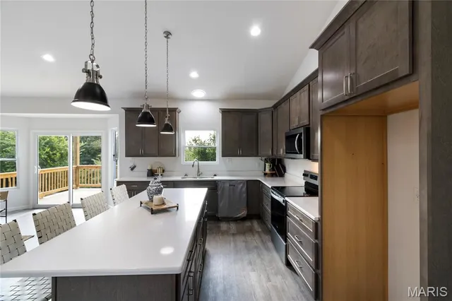 $449,999 | 1417 Cortez Drive, Hillsboro, MO 63050