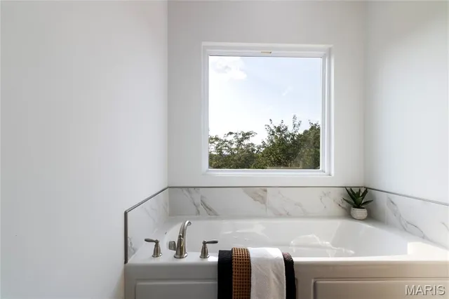 $449,999 | 1417 Cortez Drive, Hillsboro, MO 63050