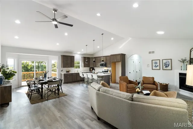 $449,999 | 1417 Cortez Drive, Hillsboro, MO 63050