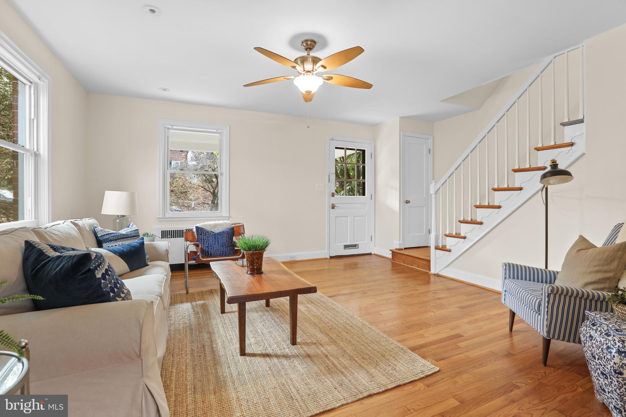 1324 Northview Road Baltimore, MD 21218 - Photo 4 of 36 Living Room