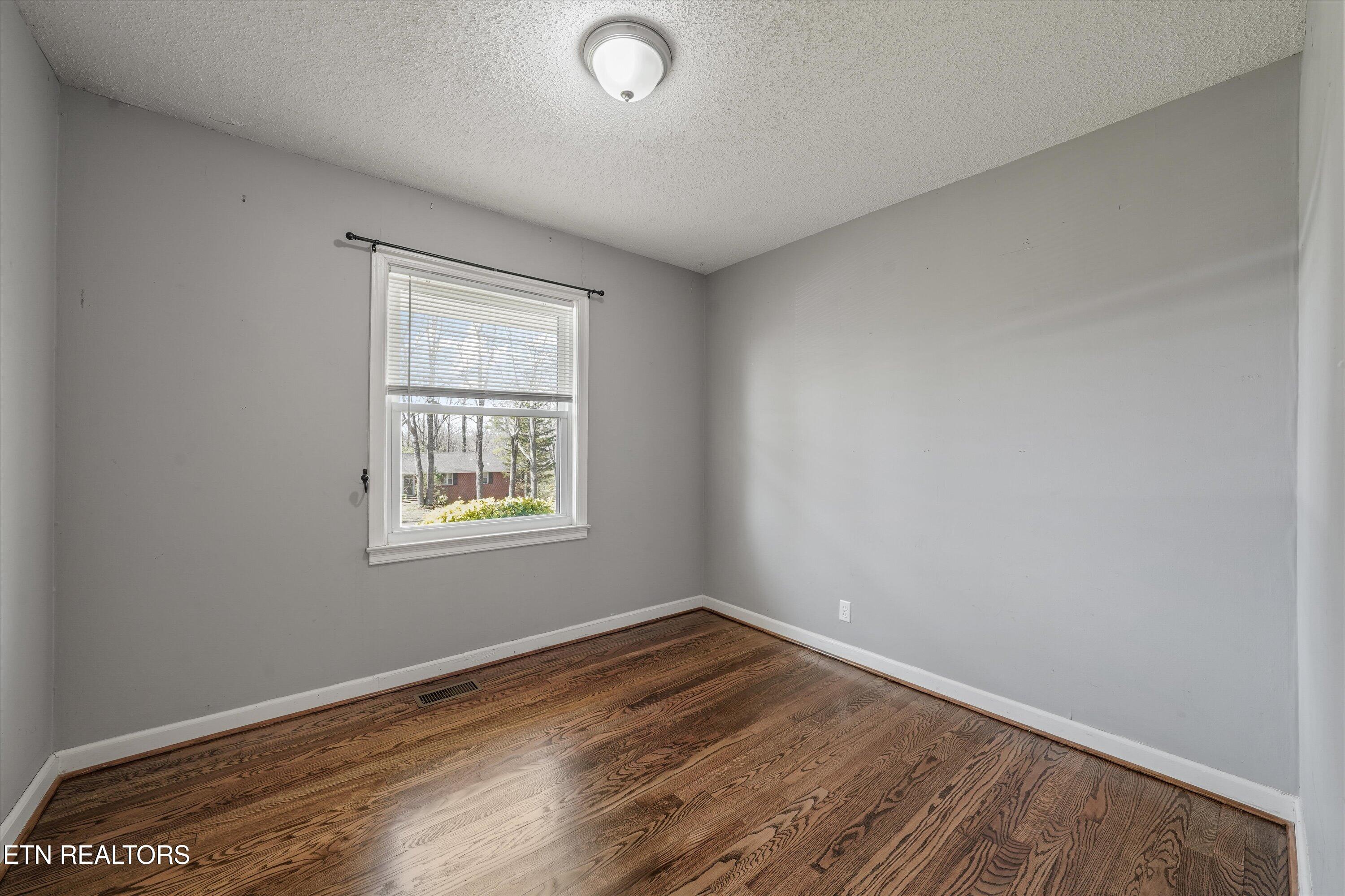 5614 Wassman Road Knoxville, TN 37912 - Photo 16 of 47 17-5614 Wassman Rd 01