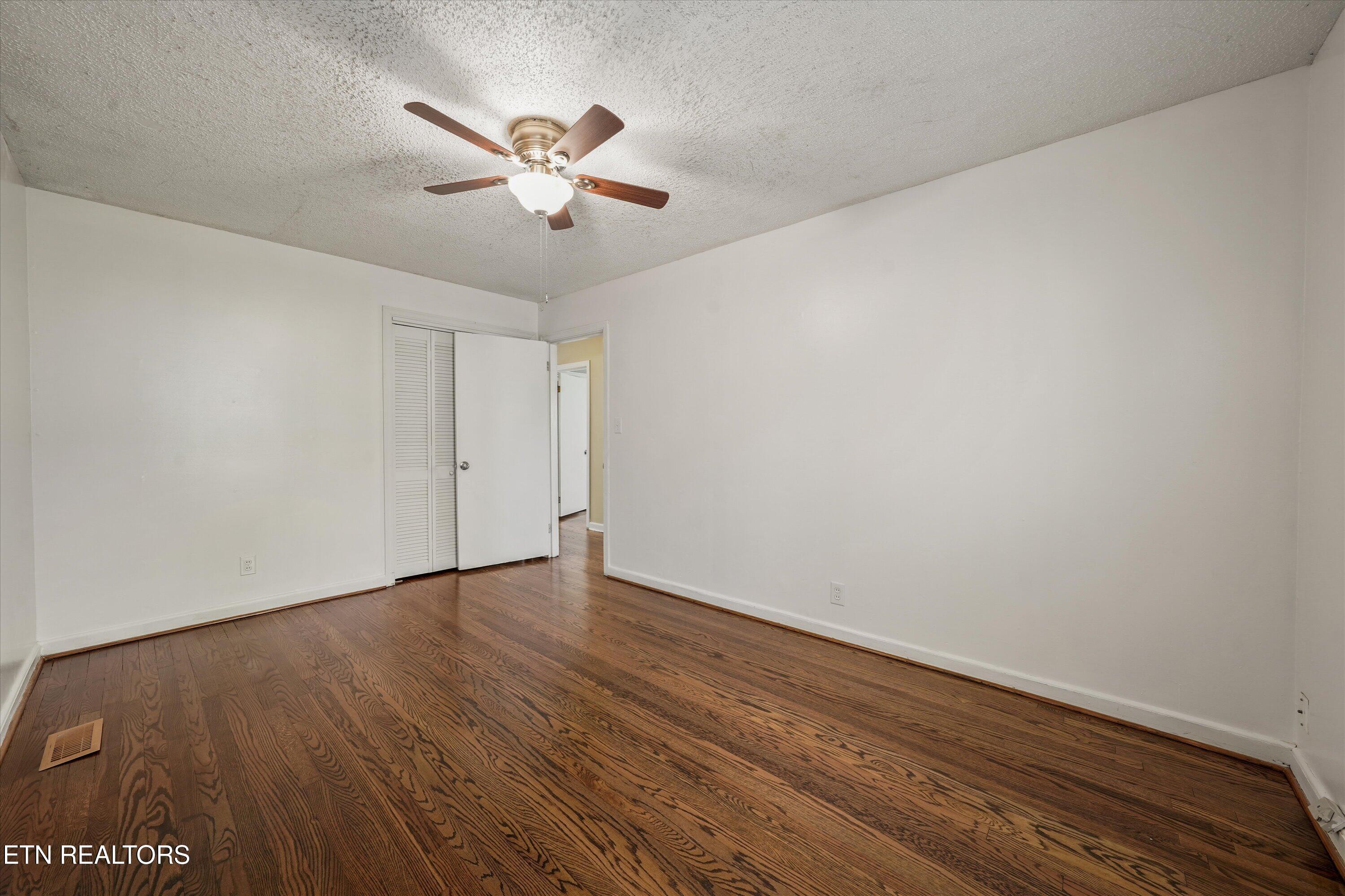 5614 Wassman Road Knoxville, TN 37912 - Photo 21 of 47 22-5614 Wassman Rd 06