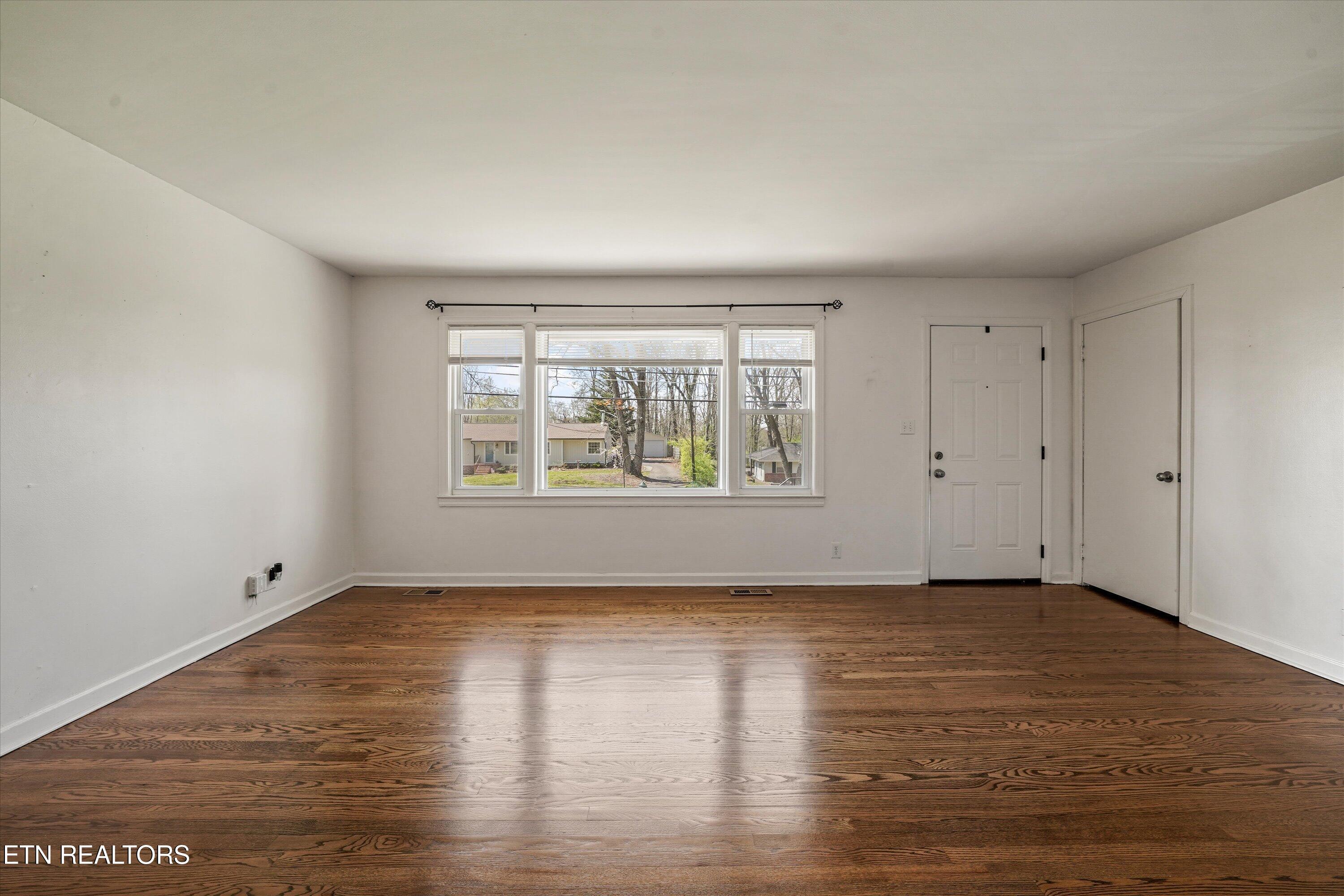 5614 Wassman Road Knoxville, TN 37912 - Photo 7 of 47 08-5614 Wassman Rd 25