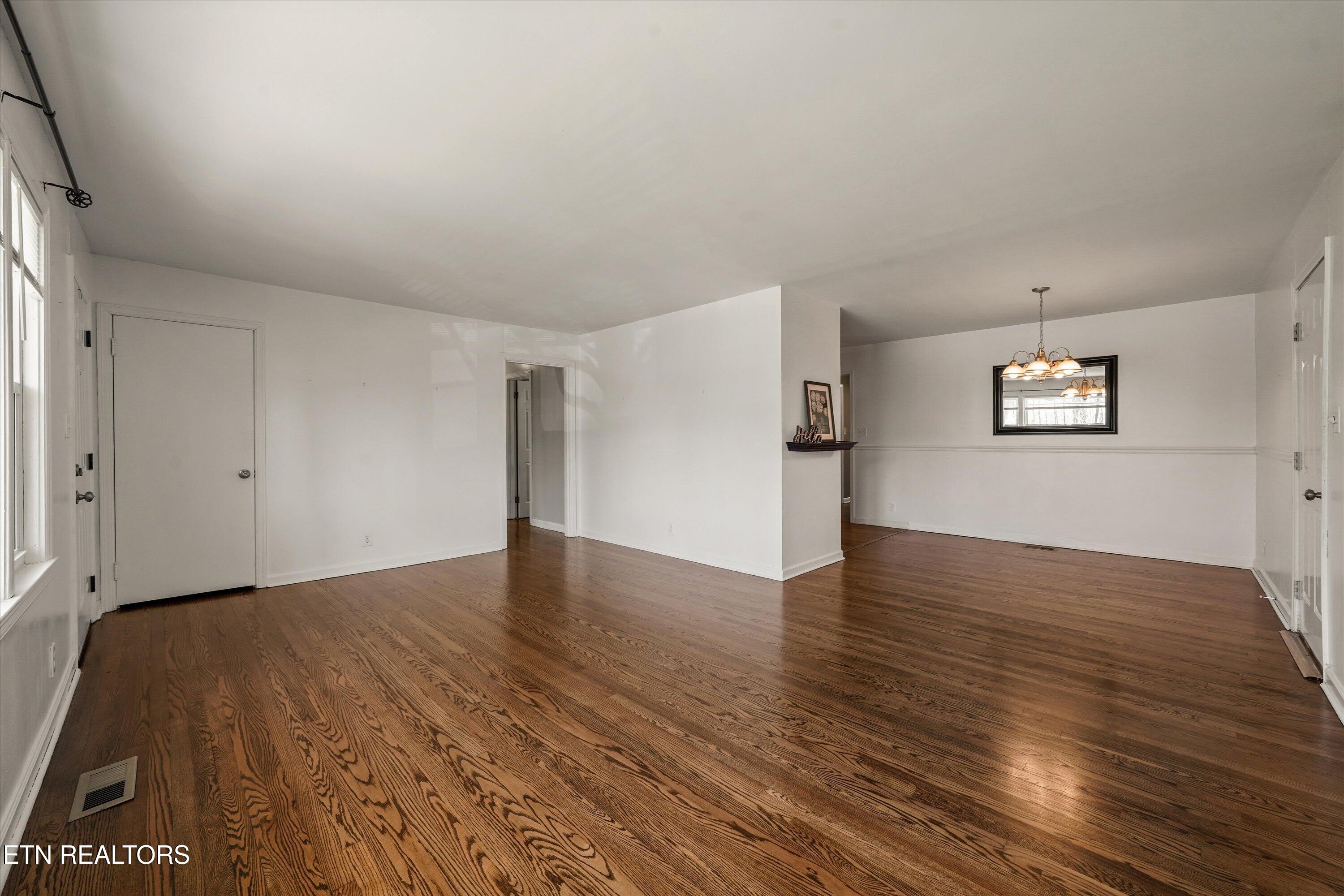 5614 Wassman Road Knoxville, TN 37912 - Photo 8 of 47 09-5614 Wassman Rd 24