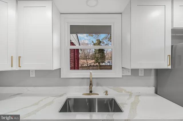 $519,900 | 13814 Greenwood Drive, Woodbridge, VA 22193