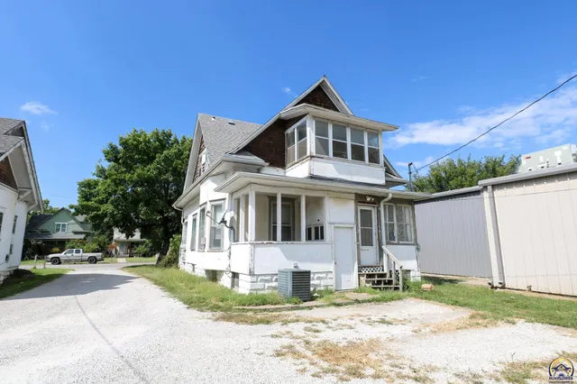 $179,950 | 22-26 South Commercial Street, Emporia, KS 66801