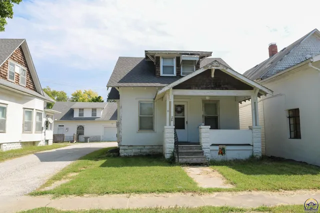 $179,950 | 22-26 South Commercial Street, Emporia, KS 66801
