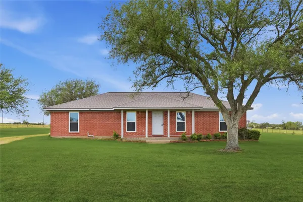 $785,000 | 1250 Stockwell, Damon, TX 77430