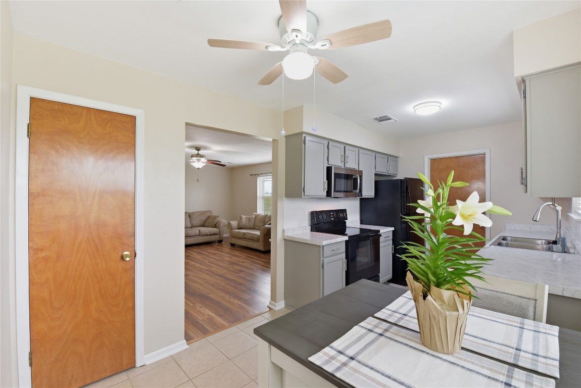 1250 Stockwell Damon, TX 77430 - Photo 23 of 50