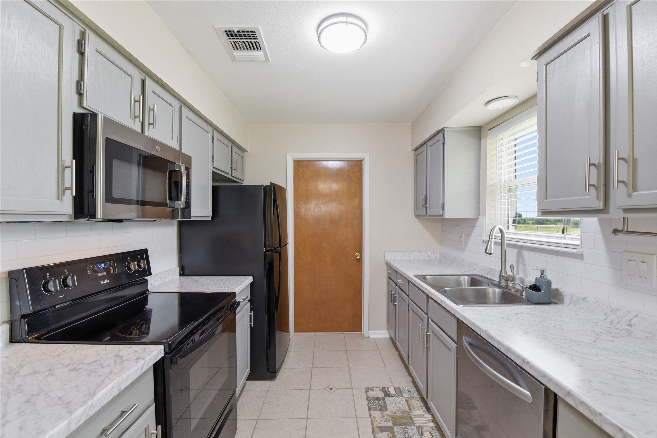 1250 Stockwell Damon, TX 77430 - Photo 27 of 50