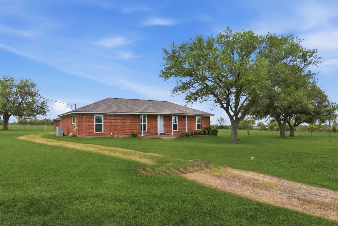 1250 Stockwell Damon, TX 77430 - Photo 6 of 50