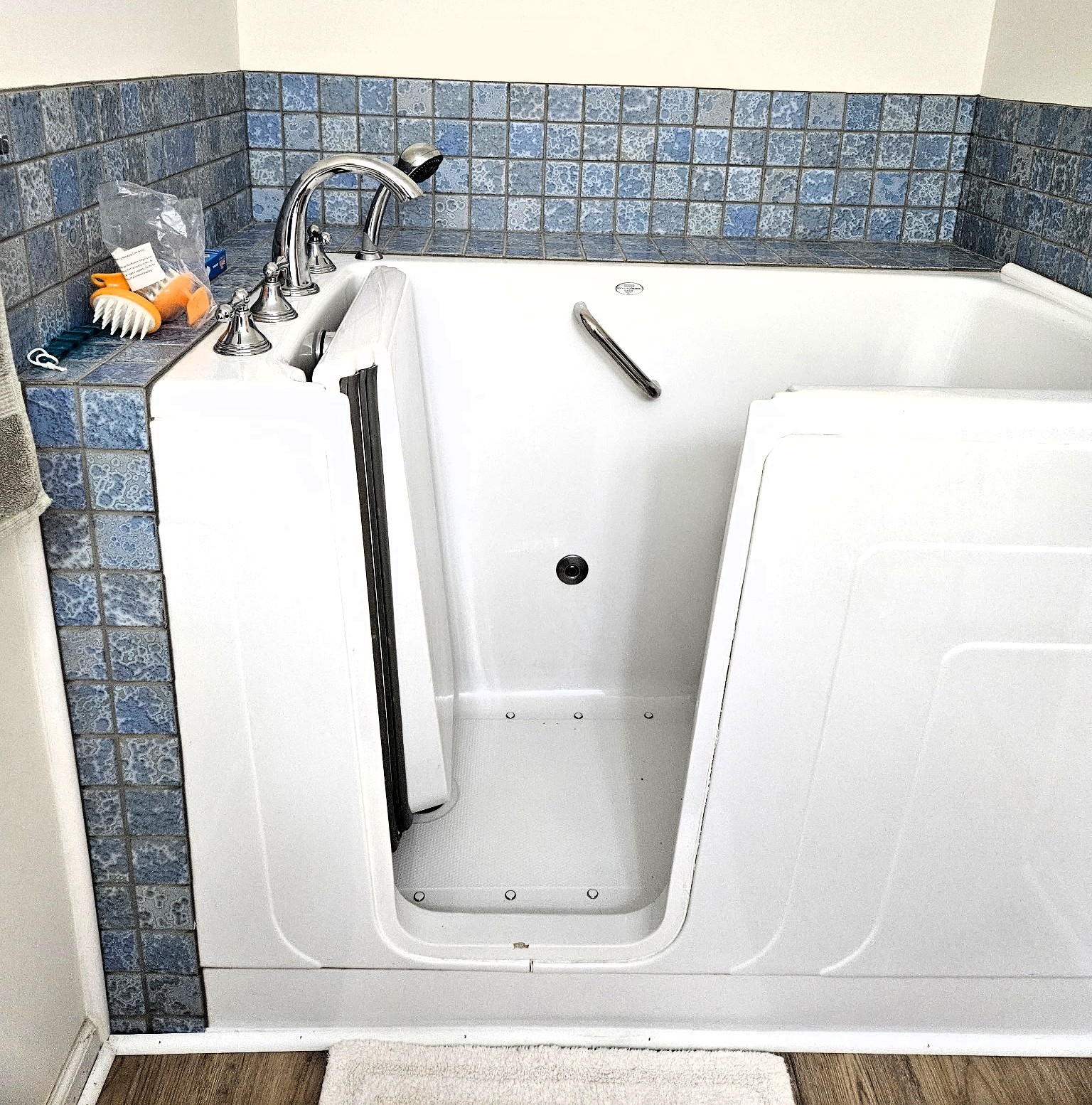 8202 State Highway 69 South Springville, TN 38256 - Photo 41 of 42 a bathroom with a sink and a mirror