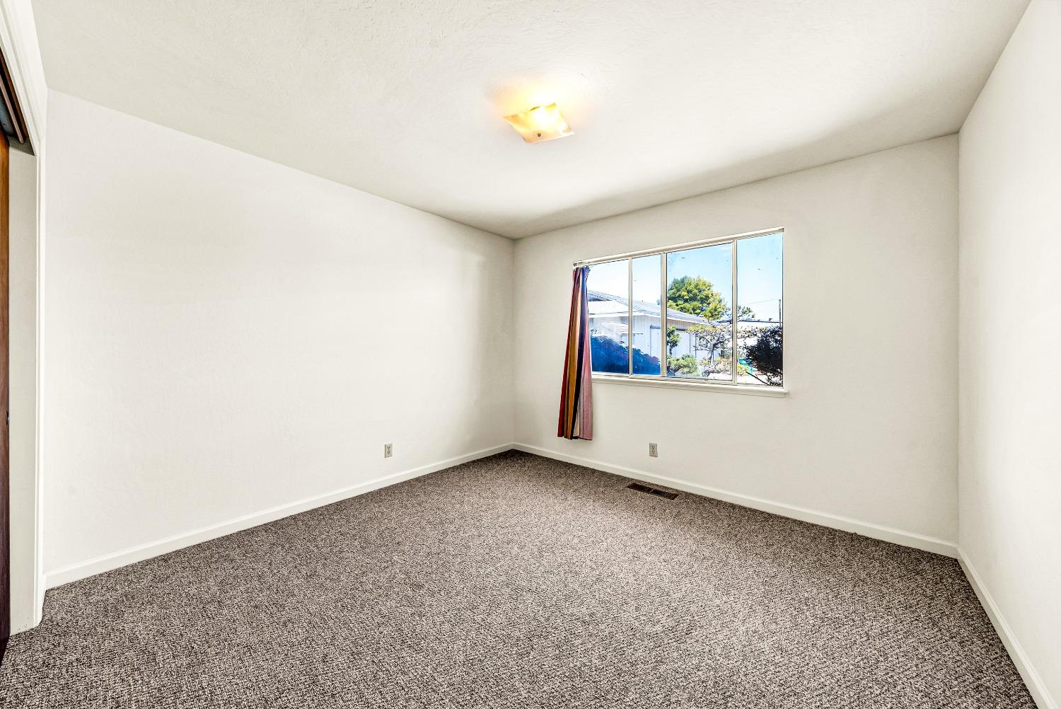 2 Lewis Watsonville, CA 95076 - Photo 12 of 92 an empty room with window