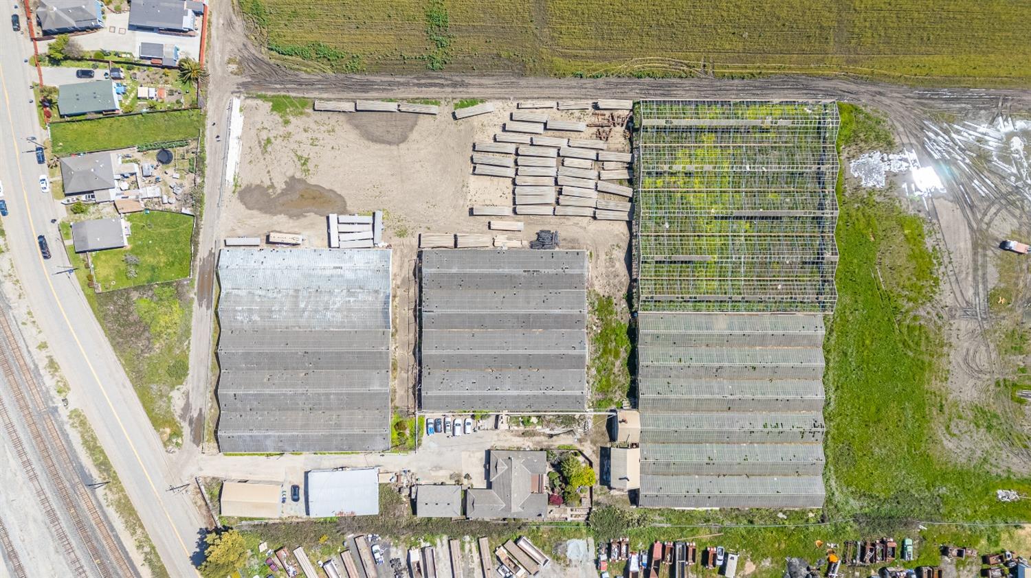 2 Lewis Watsonville, CA 95076 - Photo 84 of 92 a front view of a building with a garden