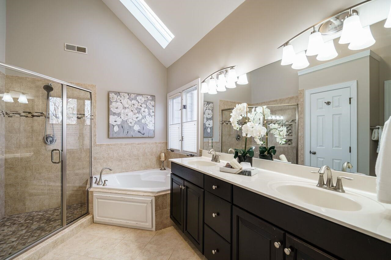 7920 Sutcliffe Drive Raleigh, NC 27613 - Photo 20 of 37 Primary Bathroom