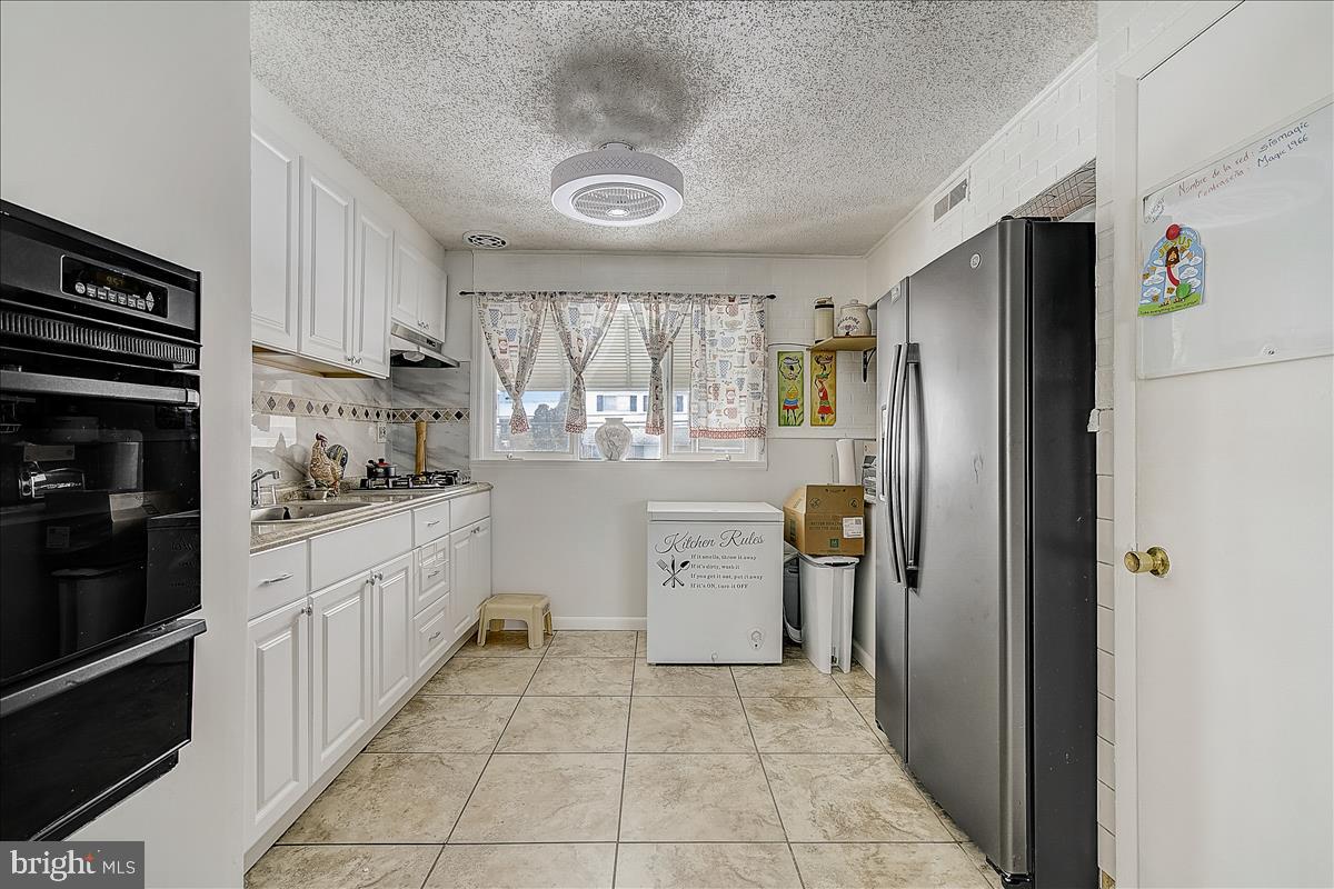 3215 Birch Road Philadelphia, PA 19154 - Photo 13 of 34 kitchen