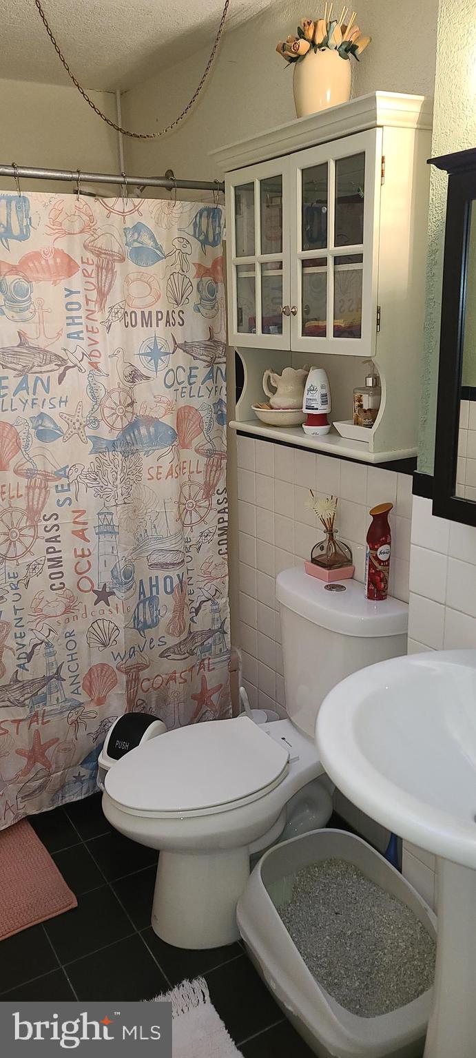 3215 Birch Road Philadelphia, PA 19154 - Photo 23 of 34 main bathroom