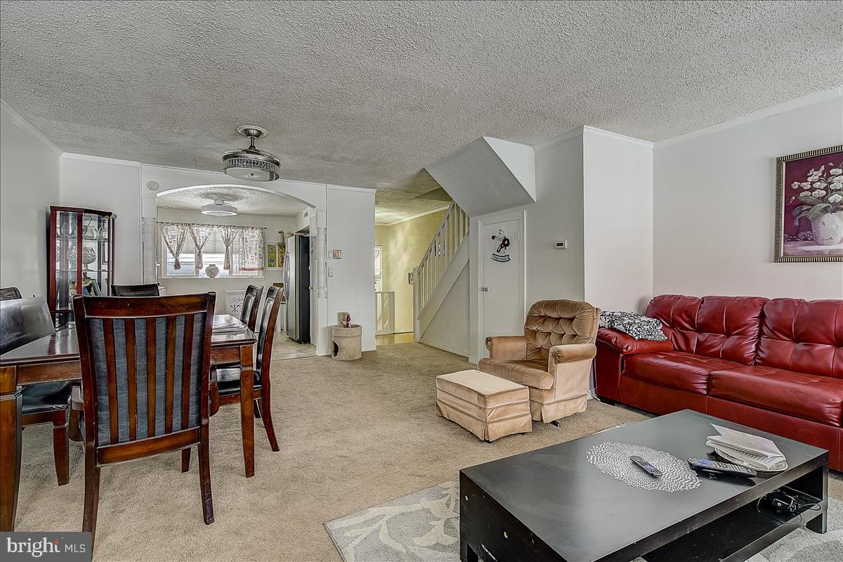 3215 Birch Road Philadelphia, PA 19154 - Photo 5 of 34 living room