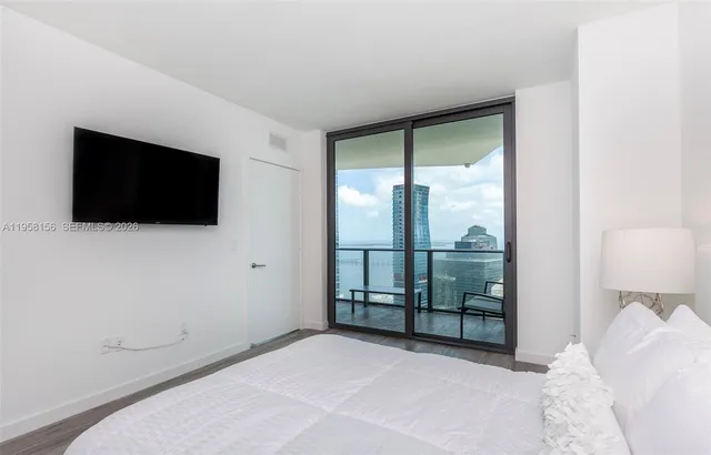 a view of a livingroom with furniture