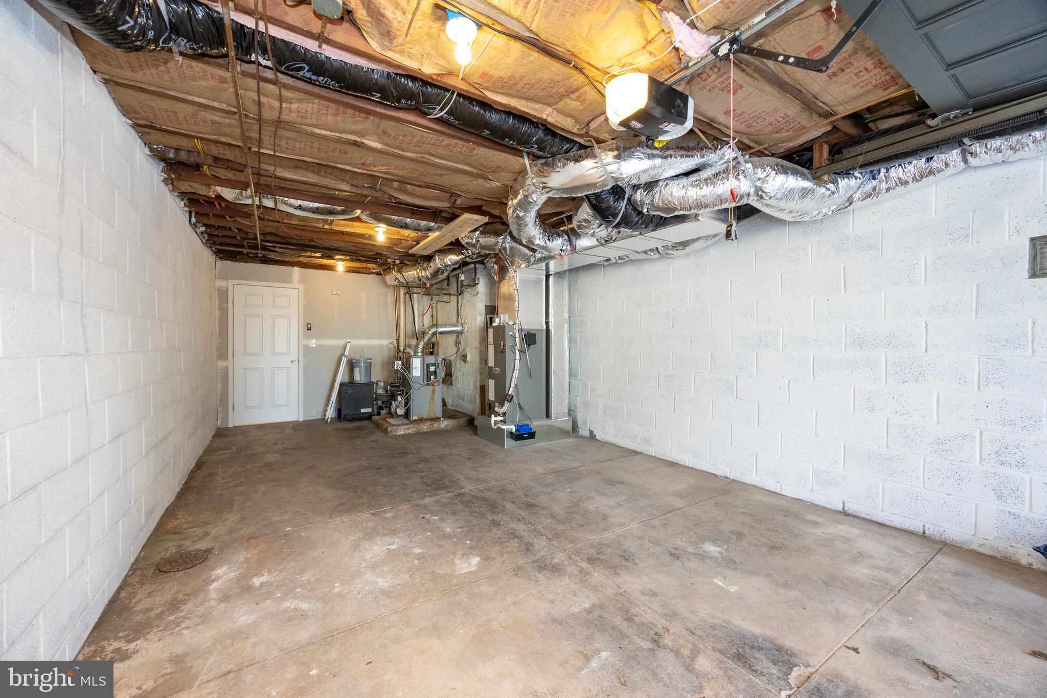 110 Merlin Road Phoenixville, PA 19460 - Photo 27 of 38 Deep 1 car garage with direct access to suite